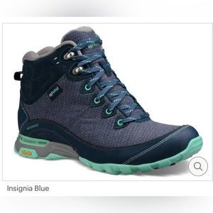 Ahnu Sugarpine hiking boots